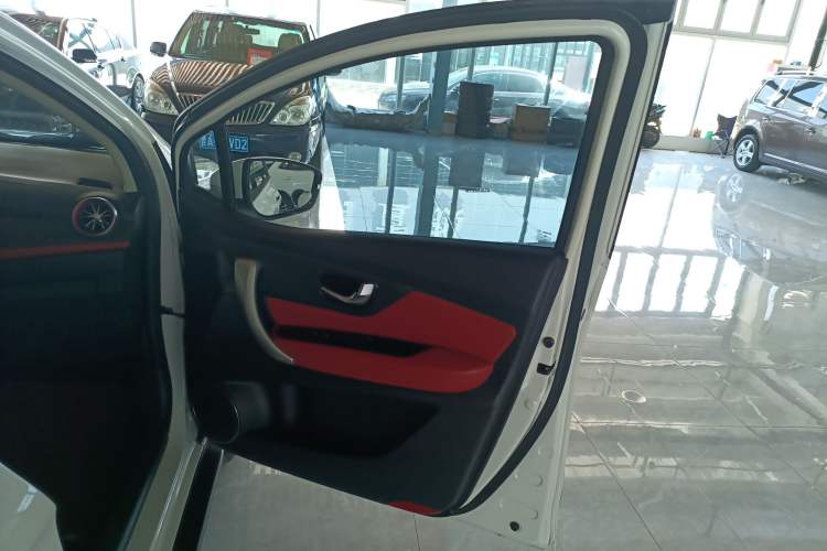 Used Haval H1 2016 Revised Version Blue Badge 1.5L Manual Comfort Edition Interior 5