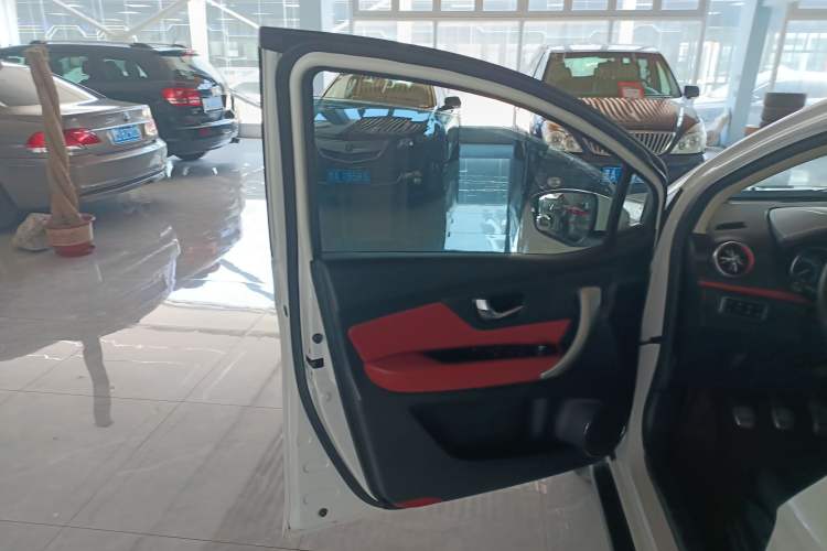 Used Haval H1 2016 Revised Version Blue Badge 1.5L Manual Comfort Edition Interior 7