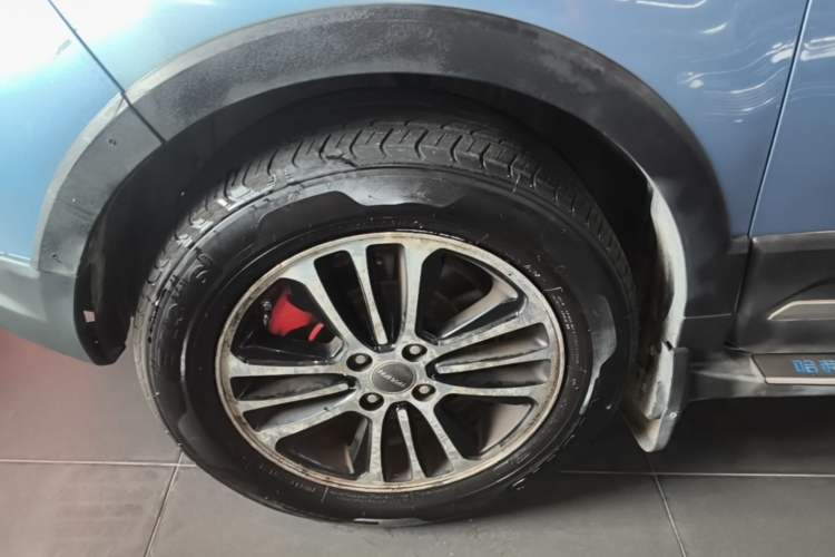 Used Haval H1 2015 1.5L Manual Luxury Model Left Front Wheel Hub