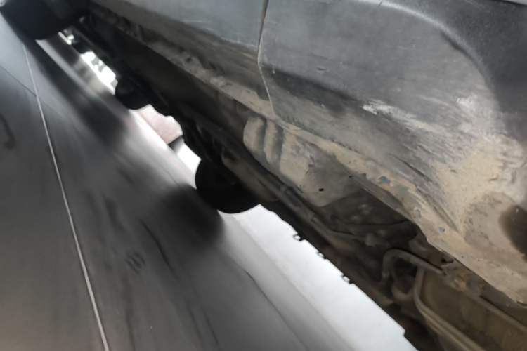 Used Haval H1 2015 1.5L Manual Luxury Model Left Side Sill