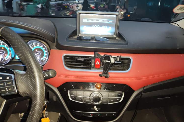 Used Haval H1 2015 1.5L Manual Luxury Model Audio And AC Panel