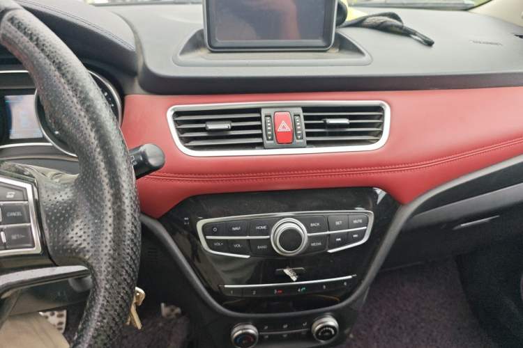 Used Haval H1 2015 1.5L Manual Luxury Model Audio And AC Panel
