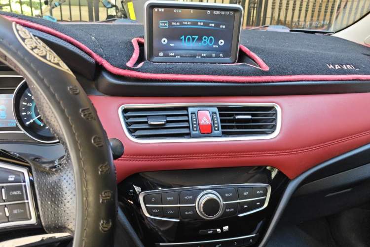 Used Haval H1 2015 1.5L AMT Luxury Model Audio And AC Panel