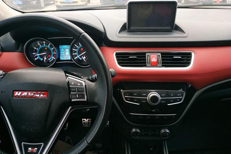 Used Haval H1 2015 1.5L Manual Luxury Model Audio And AC Panel