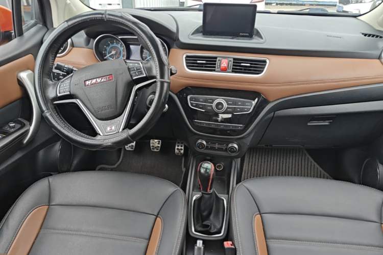 Used Haval H1 2015 1.5L Manual Luxury Model Audio And AC Panel