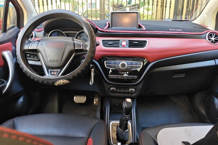 Used Haval H1 2015 1.5L AMT Luxury Model Center Console