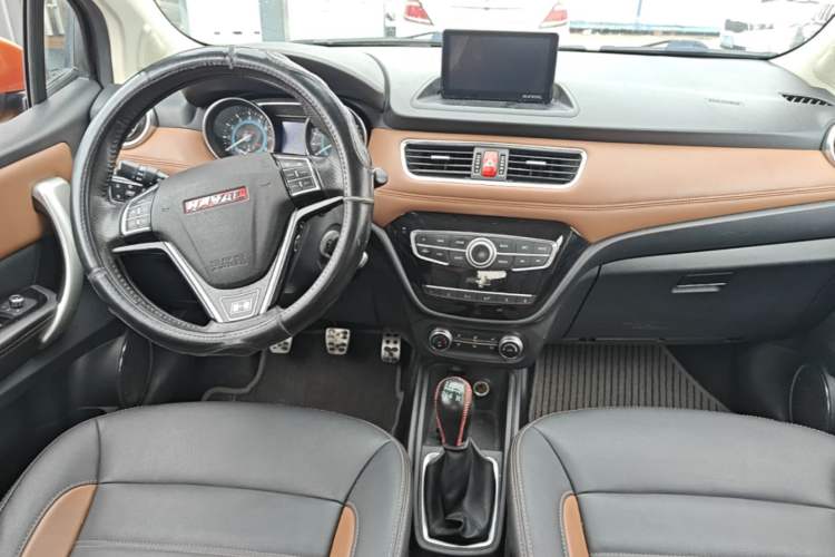 Used Haval H1 2015 1.5L Manual Luxury Model Center Console