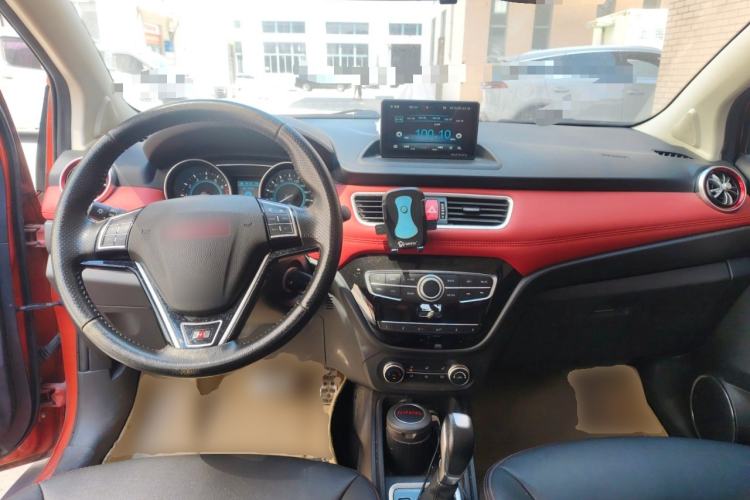 Used Haval H1 2015 1.5L AMT Luxury Model Center Console