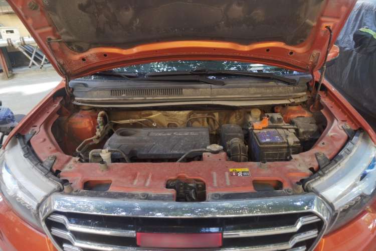 Used Haval H1 2015 1.5L AMT Luxury Model Engine Bay