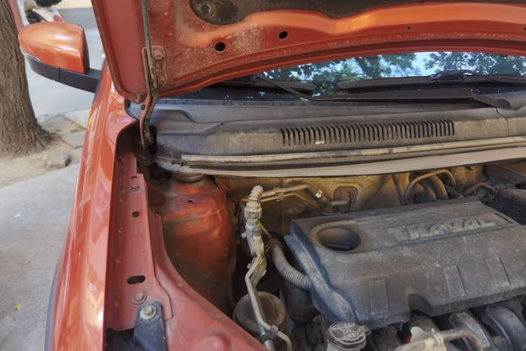 Used Haval H1 2015 1.5L AMT Luxury Model Engine Bay Right