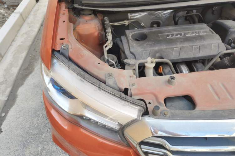 Used Haval H1 2015 1.5L AMT Luxury Model Engine Bay Right