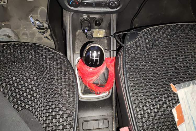 Used Haval H1 2015 1.5L Manual Luxury Model Gear Lever