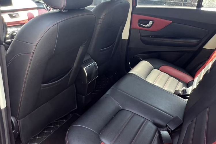 Used Haval H1 2015 1.5L AMT Luxury Model Interior 3