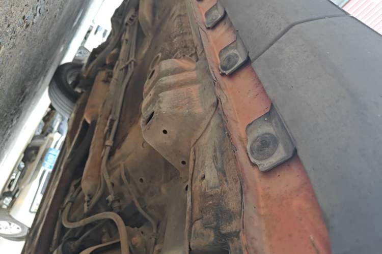 Used Haval H1 2015 1.5L Manual Luxury Model Left Side Sill