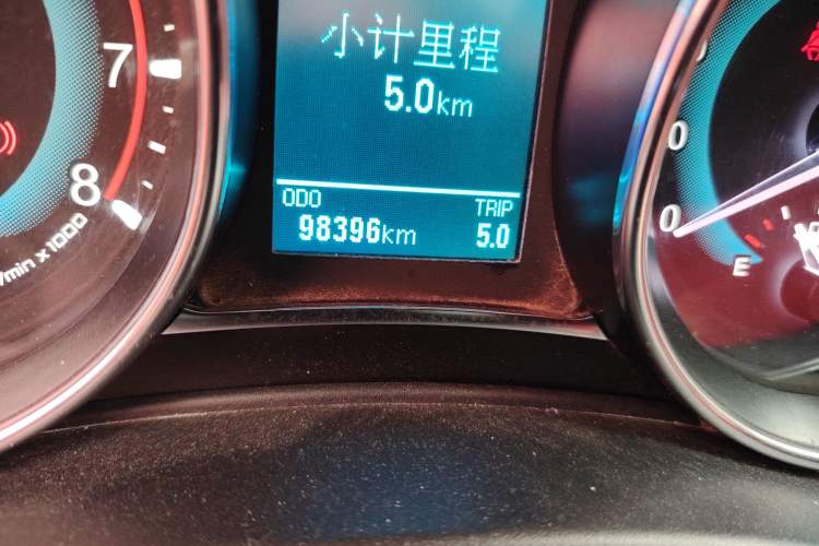 Used Haval H1 2015 1.5L Manual Luxury Model Odometer Close Up
