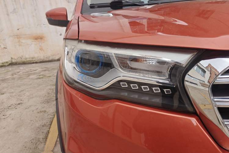 Used Haval H1 2015 1.5L Manual Luxury Model Right Front Headlight