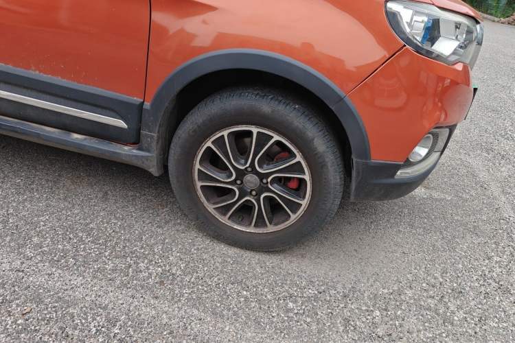 Used Haval H1 2015 1.5L Manual Urban Model Right Front Wheel Hub