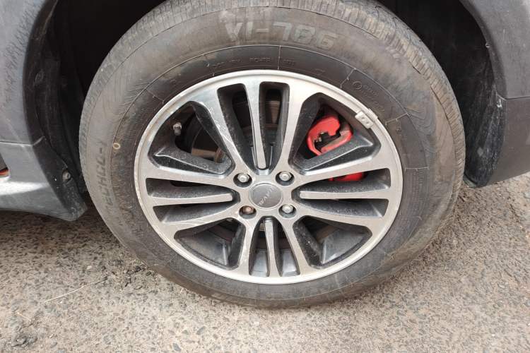 Used Haval H1 2015 1.5L Manual Luxury Model Right Front Wheel Hub