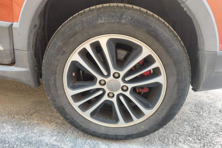 Used Haval H1 2015 1.5L AMT Luxury Model Right Front Wheel Hub