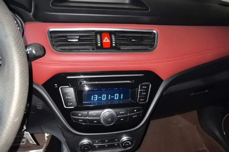Used Haval H1 2015 1.5L AMT Urban Model Audio And AC Panel