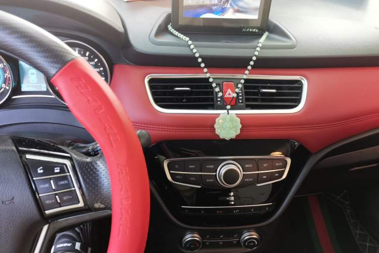 Used Haval H1 2015 1.5L AMT Urban Model Audio And AC Panel