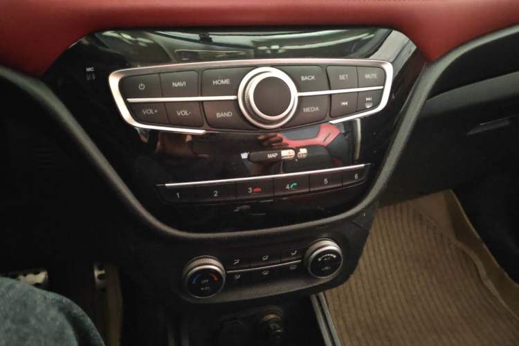 Used Haval H1 2015 1.5L AMT Luxury Model Audio And AC Panel