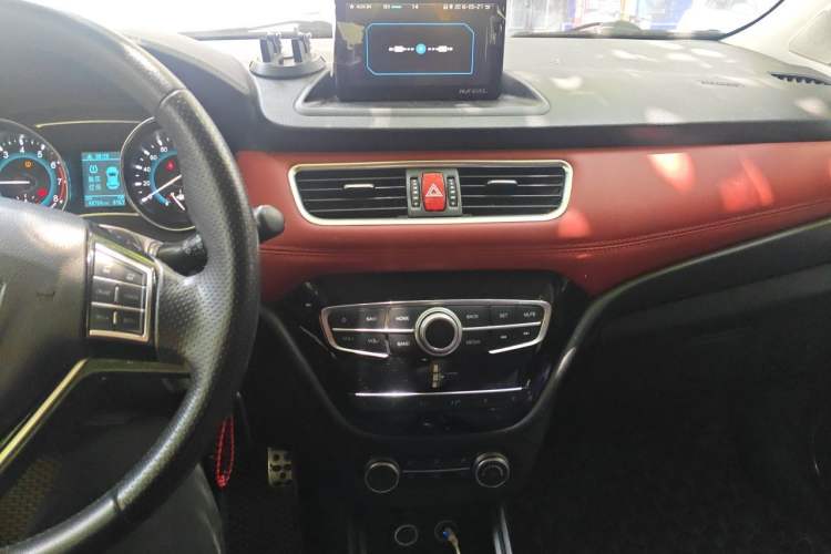 Used Haval H1 2015 1.5L Manual Luxury Model Audio And AC Panel