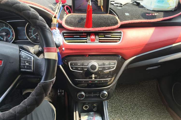 Used Haval H1 2015 1.5L Manual Luxury Model Audio And AC Panel
