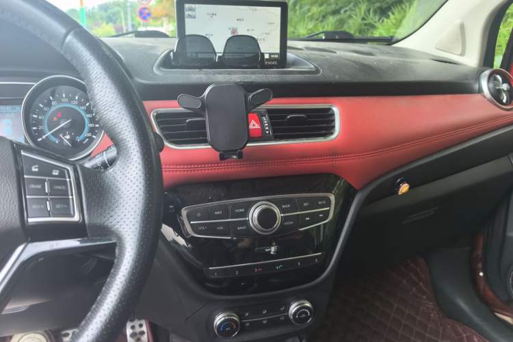 Used Haval H1 2015 1.5L AMT Luxury Model Audio And AC Panel