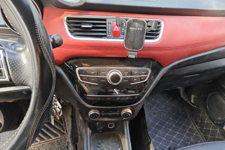 Used Haval H1 2015 1.5L Manual Luxury Model Audio And AC Panel