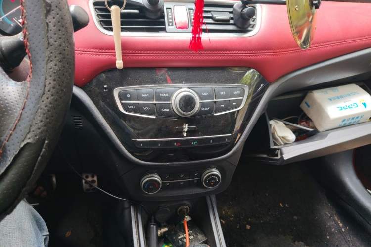 Used Haval H1 2015 1.5L AMT Luxury Model Audio And AC Panel