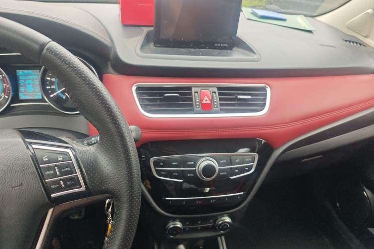 Used Haval H1 2015 1.5L Manual Luxury Model Audio And AC Panel