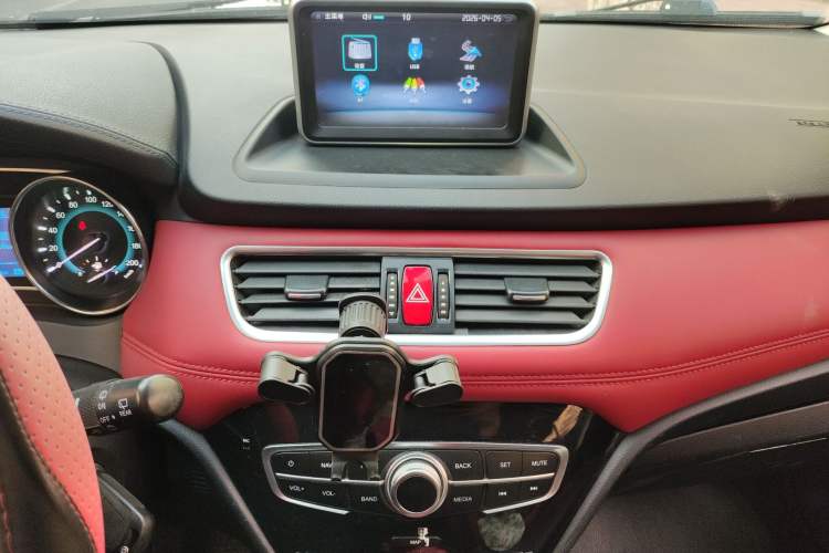 Used Haval H1 2015 1.5L AMT Luxury Model Audio And AC Panel