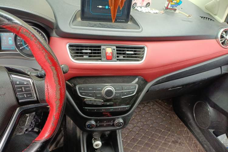 Used Haval H1 2015 1.5L AMT Urban Model Audio And AC Panel