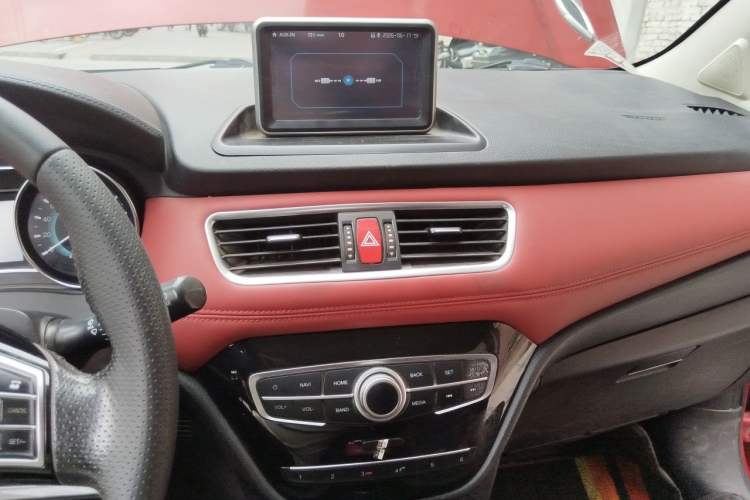 Used Haval H1 2015 1.5L Manual Luxury Model Audio And AC Panel