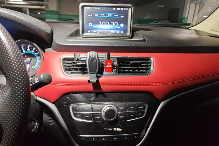 Used Haval H1 2015 1.5L Manual Luxury Model Audio And AC Panel