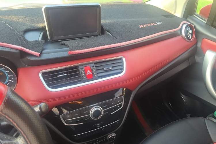 Used Haval H1 2015 1.5L AMT Luxury Model Audio And AC Panel