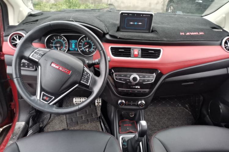 Used Haval H1 2015 1.5L AMT Luxury Model Center Console