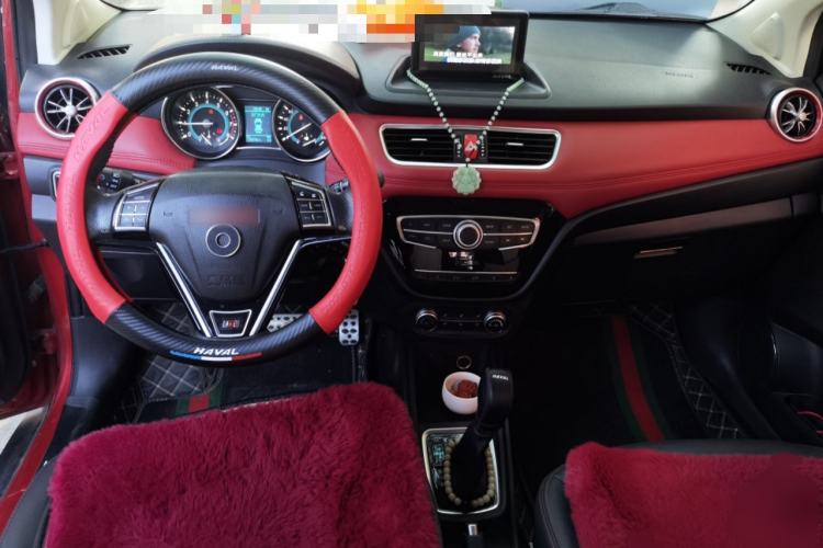 Used Haval H1 2015 1.5L AMT Urban Model Center Console