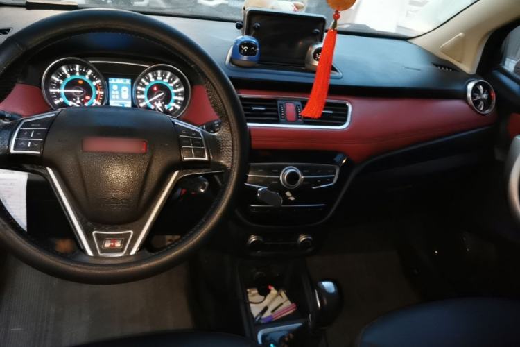 Used Haval H1 2015 1.5L AMT Luxury Model Center Console
