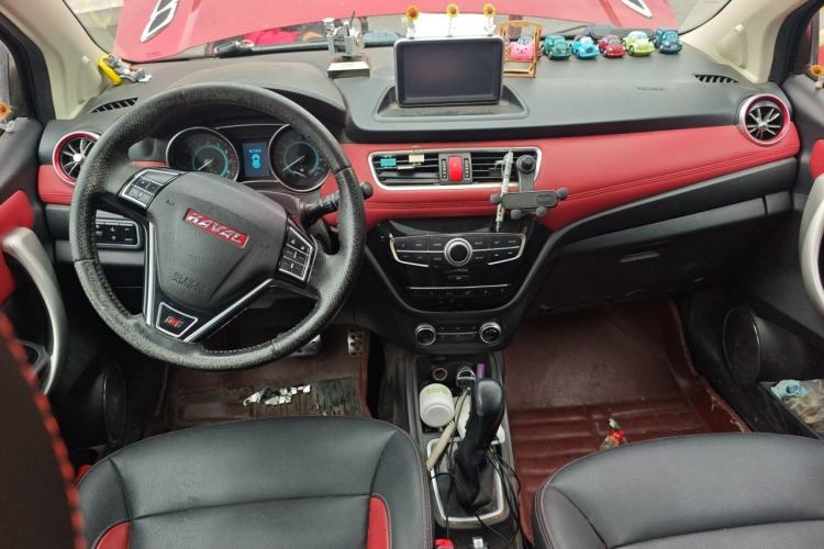 Used Haval H1 2015 1.5L AMT Luxury Model Center Console