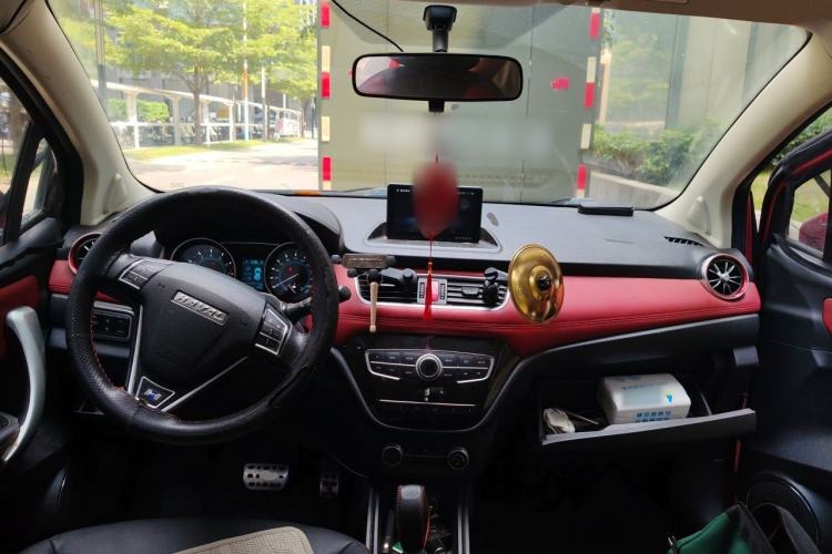 Used Haval H1 2015 1.5L AMT Luxury Model Center Console