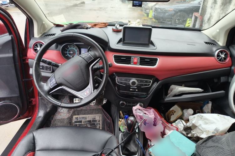 Used Haval H1 2015 1.5L Manual Luxury Model Center Console