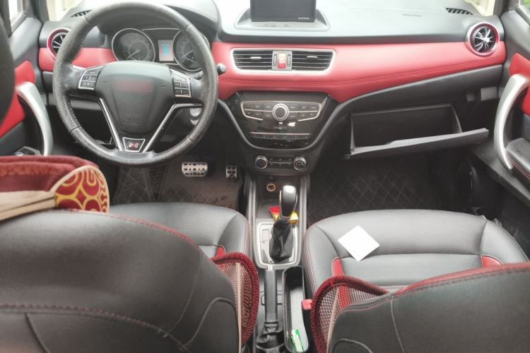 Used Haval H1 2015 1.5L AMT Luxury Model Center Console