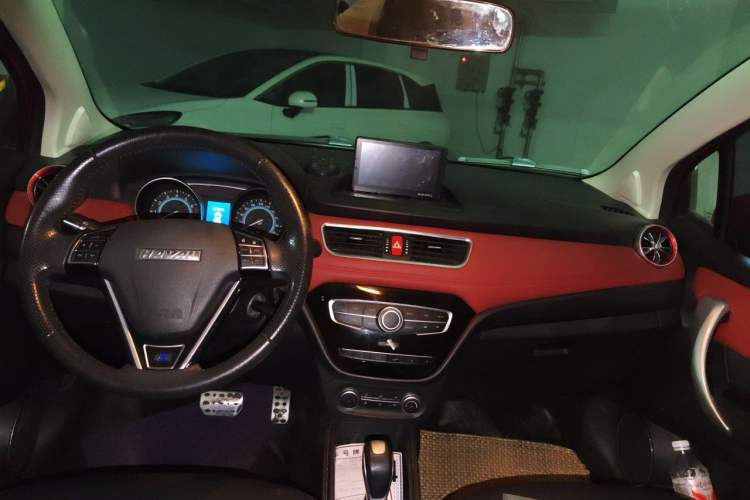 Used Haval H1 2015 1.5L AMT Luxury Model Center Console