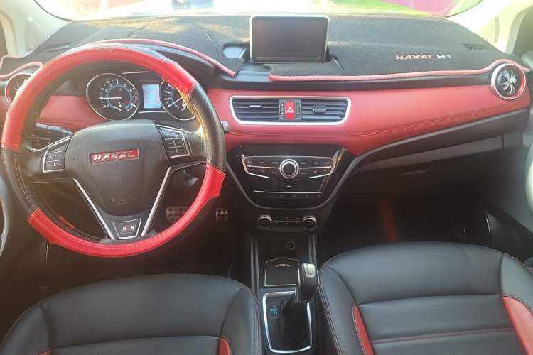 Used Haval H1 2015 1.5L AMT Luxury Model Center Console