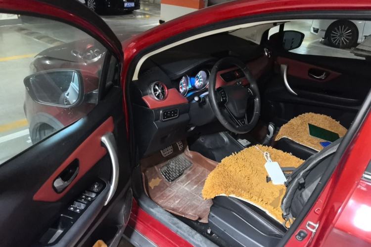 Used Haval H1 2015 1.5L AMT Urban Model Driver Seat