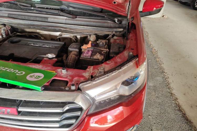 Used Haval H1 2015 1.5L AMT Luxury Model Engine Bay Left