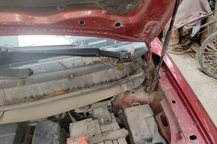 Used Haval H1 2015 1.5L AMT Urban Model Engine Bay Left