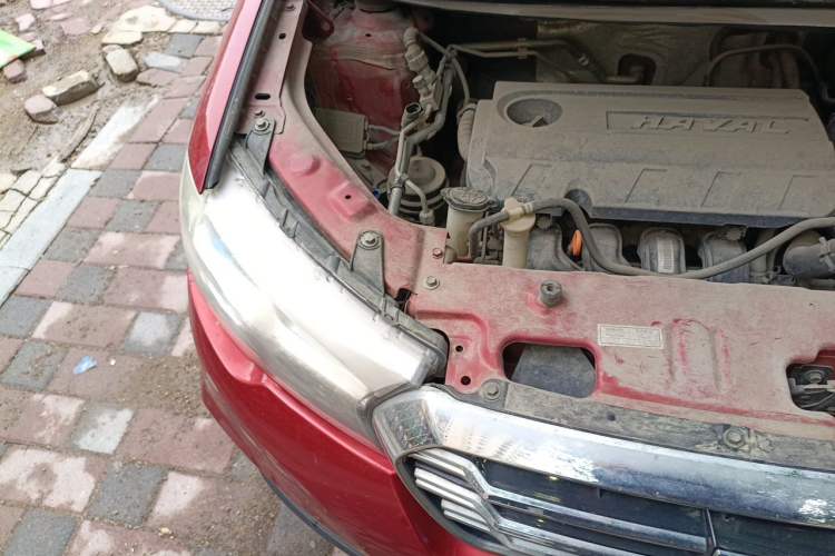 Used Haval H1 2015 1.5L AMT Urban Model Engine Bay Right